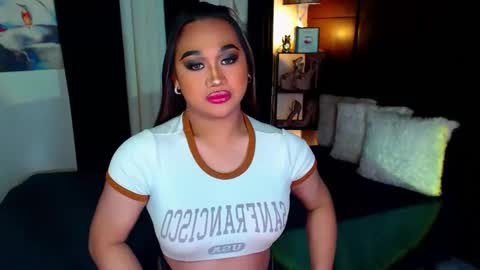 Snapshot of xxxgiganticoliviacummerxxx chatting on December 20, 2024, 2:38 pm OLIVIA online show from December 20, 2024, 2:38 pm