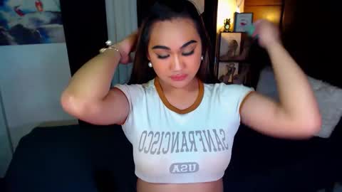 Snapshot of xxxgiganticoliviacummerxxx chatting on December 23, 2024, 2:24 am OLIVIA online show from December 23, 2024, 2:24 am