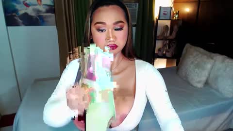 Snapshot of xxxgiganticoliviacummerxxx chatting on January 14, 2025, 6:17 pm OLIVIA online show from January 14, 2025, 6:17 pm