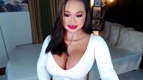 Snapshot of xxxgiganticoliviacummerxxx chatting on February 11, 2025, 3:18 pm OLIVIA online show from February 11, 2025, 3:18 pm