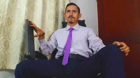 Snapshot of xxxhome_alonexxx chatting on July 17, 2026, 7:19 pm Kev online show from July 17, 2026, 7:19 pm