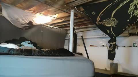 xxxjrstrokesxxx online show from March 15, 2026, 7:42 pm