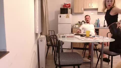 Snapshot of xxxkinkycpl chatting on November 2, 2025, 5:48 pm isa and gonzo online show from November 2, 2025, 5:48 pm