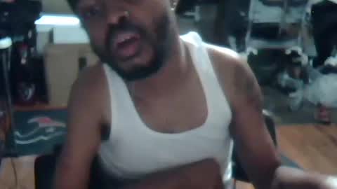 xxxonwheelz online show from June 5, 2026, 11:32 pm