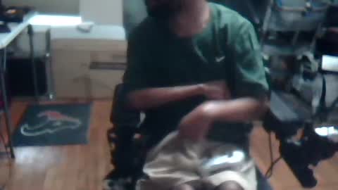 xxxonwheelz online show from June 16, 2026, 7:16 pm