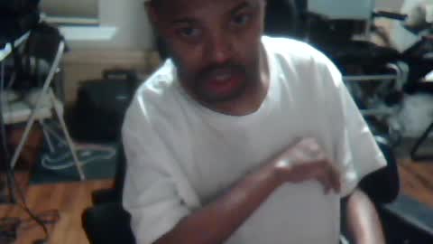xxxonwheelz online show from June 26, 2026, 5:12 am