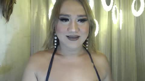 xxxsucksassygirl4u online show from April 24, 2026, 3:53 am