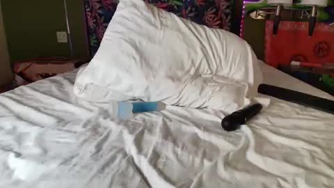 Lil Luna online show from November 5, 2025, 2:11 am