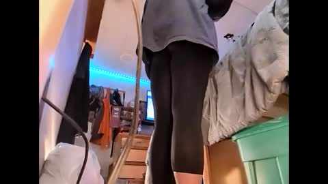 Snapshot of xzbib chatting on February 12, 2025, 12:16 am Xzbib online show from February 12, 2025, 12:16 am