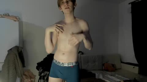 Snapshot of y0ursteve chatting on May 29, 2026, 7:34 pm y0ursteve online show from May 29, 2026, 7:34 pm