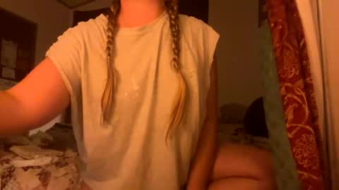 yagirlpeachezzz online show from February 27, 2026, 7:08 am