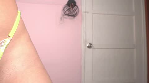 Snapshot of yahaira_26 chatting on October 15, 2025, 12:00 am petronila online show from October 15, 2025, 12:00 am