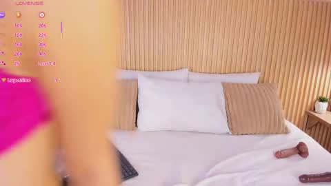 Snapshot of yalezka_ chatting on June 4, 2026, 4:29 am Yalezka online show from June 4, 2026, 4:29 am