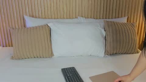 Snapshot of yalezka_ chatting on June 11, 2026, 4:21 am Yalezka online show from June 11, 2026, 4:21 am