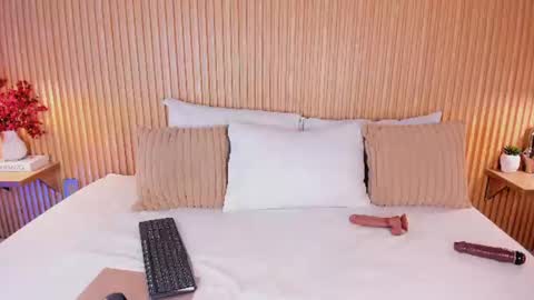 Snapshot of yalezka_ chatting on June 13, 2026, 4:43 am Yalezka online show from June 13, 2026, 4:43 am