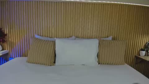 Snapshot of yalezka_ chatting on July 12, 2026, 4:03 am Yalezka online show from July 12, 2026, 4:03 am