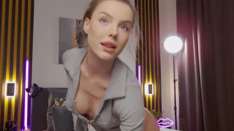 Snapshot of yamaguchi_ chatting on January 16, 2025, 5:32 am yamaguchi_ online show from January 16, 2025, 5:32 am