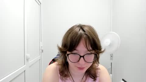 Snapshot of yamihoshii chatting on July 15, 2026, 6:51 am Sofia online show from July 15, 2026, 6:51 am