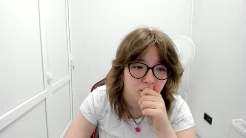 Snapshot of yamihoshii chatting on July 21, 2026, 6:49 am Sofia online show from July 21, 2026, 6:49 am