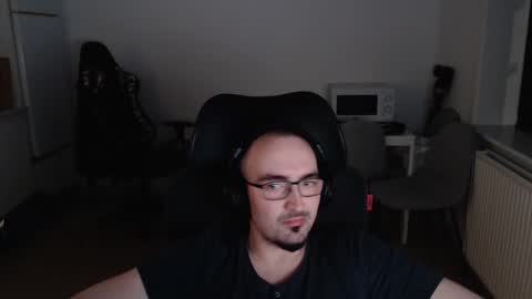 YamilLamal online show from December 17, 2025, 7:20 pm