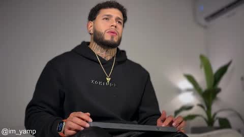 yamp sambrano online show from December 3, 2025, 1:24 am