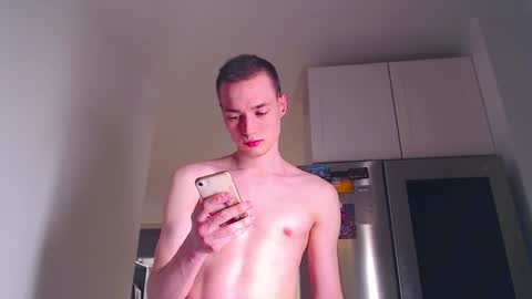 Snapshot of yan_rizen chatting on December 30, 2024, 11:28 pm Yan online show from December 30, 2024, 11:28 pm