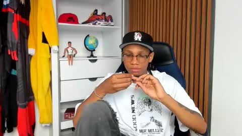 yandi_hot online show from February 18, 2026, 2:35 pm