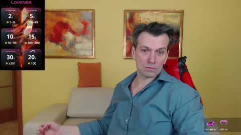 yang_1004 online show from January 3, 2025, 11:35 am