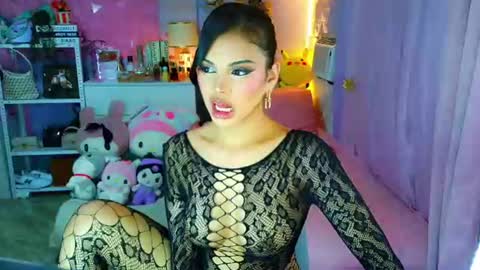 YANG AUDREY LONE online show from June 19, 2026, 12:48 am