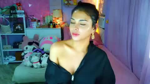 YANG AUDREY LONE online show from June 19, 2026, 6:45 pm