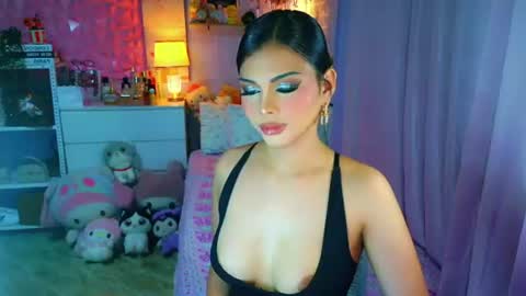 YANG AUDREY LONE online show from July 10, 2026, 7:38 pm