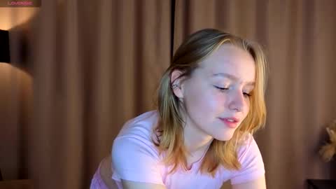 Kate online show from October 25, 2025, 2:13 pm