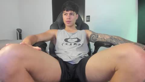 Snapshot of yanpaul83 chatting on October 18, 2025, 3:24 pm yanpaul83 online show from October 18, 2025, 3:24 pm