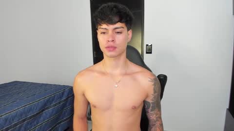 Snapshot of yanpaul83 chatting on November 15, 2025, 8:38 pm yanpaul83 online show from November 15, 2025, 8:38 pm