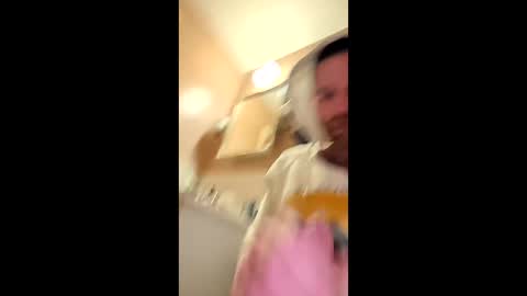 yashcdklyytx online show from March 31, 2026, 9:43 am