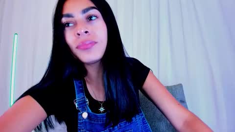 Snapshot of yasiir_0229 chatting on October 1, 2025, 4:07 am Yasiir online show from October 1, 2025, 4:07 am