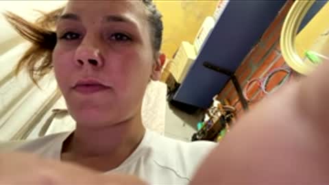 yasmiiinn online show from May 3, 2026, 9:43 pm
