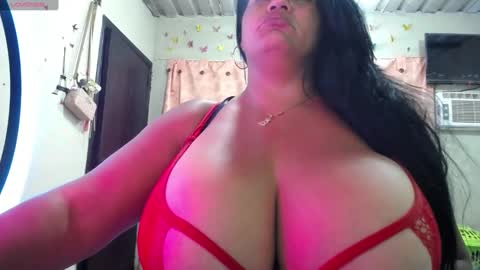 Snapshot of yasmin_bigtits chatting on March 6, 2025, 10:41 am Yasmin online show from March 6, 2025, 10:41 am