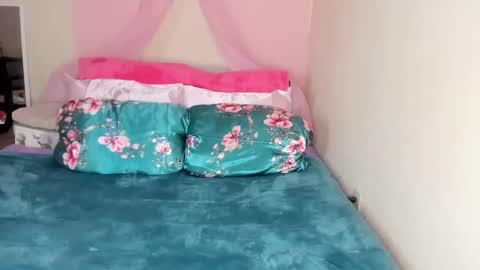 Snapshot of yasminayazzie chatting on January 2, 2025, 6:50 am Yasmina online show from January 2, 2025, 6:50 am