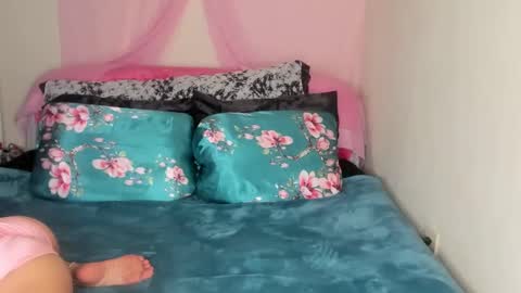 Snapshot of yasminayazzie chatting on January 27, 2025, 6:41 am Yasmina online show from January 27, 2025, 6:41 am