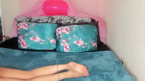 Snapshot of yasminayazzie chatting on January 31, 2025, 8:22 pm Yasmina online show from January 31, 2025, 8:22 pm