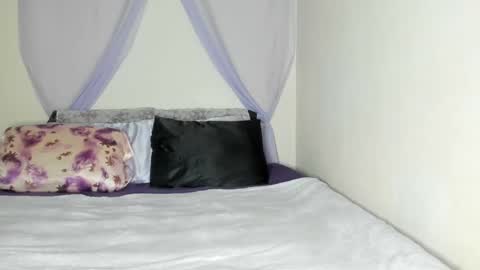 Snapshot of yasminayazzie chatting on September 24, 2025, 4:54 pm Yasmina online show from September 24, 2025, 4:54 pm