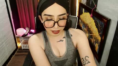 Snapshot of yassiered chatting on June 15, 2026, 9:55 am yassiered online show from June 15, 2026, 9:55 am