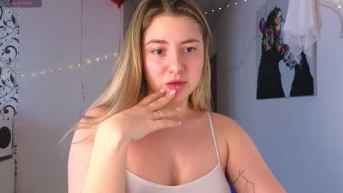 Yasyaa  online show from February 17, 2025, 12:16 pm