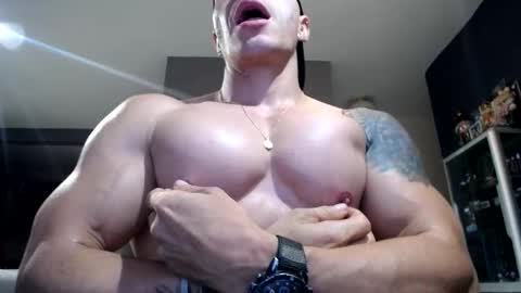 Snapshot of yatho_ chatting on November 19, 2025, 2:55 am yahto online show from November 19, 2025, 2:55 am