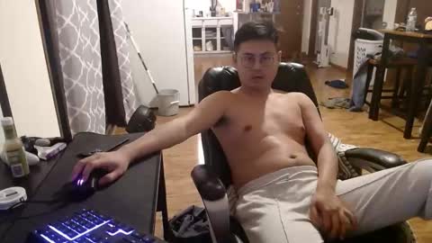 yawnimhorny online show from April 13, 2026, 5:57 am