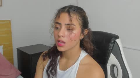 Snapshot of yaya23x chatting on January 13, 2025, 3:15 pm yaya23x online show from January 13, 2025, 3:15 pm