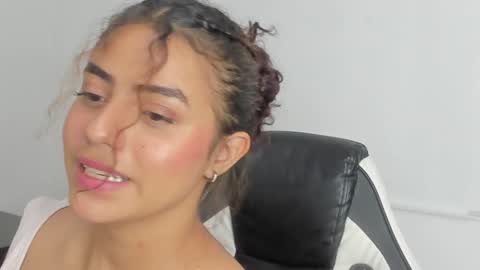 Snapshot of yaya23x chatting on January 14, 2025, 3:26 pm yaya23x online show from January 14, 2025, 3:26 pm