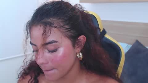 Snapshot of yaya23x chatting on February 5, 2025, 7:20 pm yaya23x online show from February 5, 2025, 7:20 pm