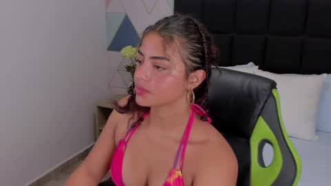 Snapshot of yaya23x chatting on February 12, 2025, 7:24 pm yaya23x online show from February 12, 2025, 7:24 pm